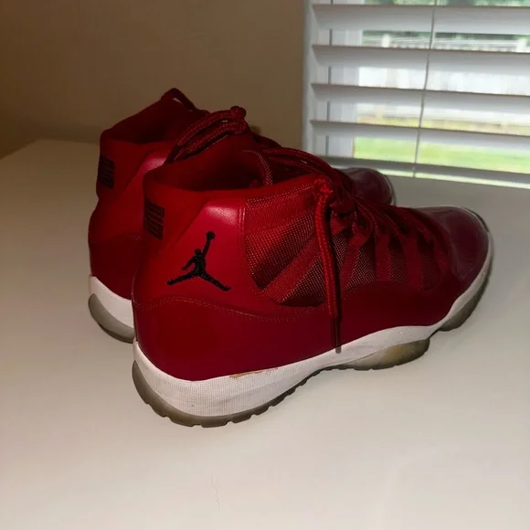 Men’s Nike Jordan 11 Win Like 96 Sneakers